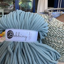 Mi proyecto del curso: Iniciación a la bisutería con cordón: fabrica tus propios collares. Un progetto di Artigianato, Design di gioielli, Macramè e Textile Design di Majo Lapala - 08.08.2023