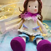 Mi proyecto del curso: Elaboración de muñecas amigurumi románticas. Un proyecto de Artesanía, Diseño de juguetes, Tejido, Crochet, Amigurumi y Diseño textil de Joelyn Rodriguez - 08.08.2023