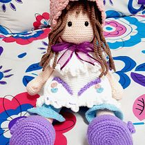 Mi proyecto del curso: Elaboración de muñecas amigurumi románticas. Un proyecto de Artesanía, Diseño de juguetes, Tejido, Crochet, Amigurumi y Diseño textil de Saira Mejía - 08.08.2023
