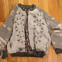 My project for course: Make and Customize Your First Bomber Jacket. Un projet de St, lisme, Couture , et Confection de patrons et vêtements de Callie Mler - 06.08.2023