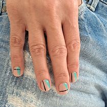Summer Nail Art . Video, Mobile Photograph, Instagram, Filmmaking, Instagram Photograph, Lifest, and le Photograph project by renata_ramalheira - 08.11.2023