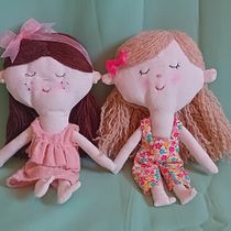 Mi proyecto del curso: Muñecos de tela: diseño, costura y creación de contenido. Un projet de Artisanat, Conception de jouets, Photographie de produits, Couture, Confection de patrons et vêtements, Réseaux sociaux, Photographie smartphone , et Photographie pour Instagram de neivaapagu - 21.08.2023
