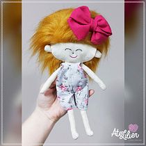 Meu projeto do curso: Bonecas de pano: design, costura e criação de conteúdo. Un projet de Artisanat, Conception de jouets, Réseaux sociaux, Photographie smartphone, Photographie de produits, Couture, Photographie pour Instagram , et Confection de patrons et vêtements de Lilian Wünsch - 17.08.2023