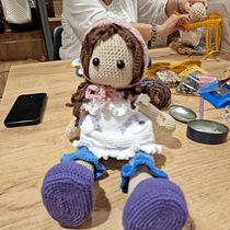 Mi proyecto del curso: Elaboración de muñecas amigurumi románticas. Un proyecto de Artesanía, Diseño de juguetes, Tejido, Crochet, Amigurumi y Diseño textil de Lourdes Gutiérrez de Miguel - 17.08.2023