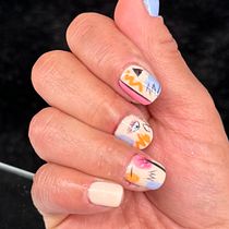 Mi proyecto del curso: Introducción al nail art. Design, Traditional illustration, Painting, Pattern Design, and Decorative Painting project by Rocío Gómez Méndez - 02.19.2024