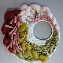 My project for course: Circular Weaving for Colorful Wall Decor. Artesanato, Design de interiores, Pattern Design, Tecido, Tecelagem, e Design têxtil projeto de idyllia - 25.08.2023