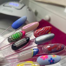 Mi proyecto del curso: Introducción al nail art. Un proyecto de Diseño, Ilustración tradicional, Pintura, Pattern Design y Pintura decorativa de Johana Karis Molina Ortiz - 25.08.2023