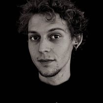 Mein Abschlussprojekt für den Kurs: Beeindruckende Schwarz-Weiß-Fotografie mit natürlichem Licht. Photograph, Photo Retouching, Portrait Photograph, Photographic Lighting, and Studio Photograph project by Patrick Grudzinski - 08.26.2023