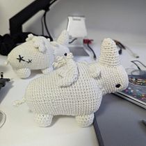 Rhino. Un projet de Artisanat, Conception de jouets, Art textile, DIY, Crochet, Amigurumi , et Design textile de yunz89 - 24.08.2023