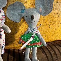 Mój projekt z kursu: Projektowanie i szycie maskotek. Design de personagens, Artesanato, Design de brinquedos, Costura, e Modelagem e confecção projeto de Izabela Maria - 30.08.2023