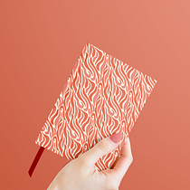 Meu projeto do curso: Criação de marca com seus próprios patterns. Traditional illustration, Br, ing, Identit, Graphic Design, Pattern Design, Fashion Design, and Botanical Illustration project by Maria Eduarda Zanotti - 08.28.2023