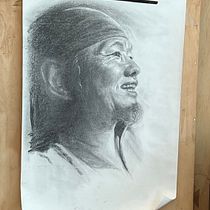 My project for course: Artistic Charcoal Portraiture: Creating Atmosphere. Ilustração tradicional, Artes plásticas, Desenho, Desenho de retrato, Desenho realista, e Desenho artístico projeto de zy2bcaeg8q - 01.09.2023