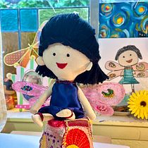 My project for course: Fabric Dolls: Design and Content Creation. Un projet de Artisanat, Conception de jouets, Réseaux sociaux, Photographie de produits, Couture, Photographie pour Instagram, Confection de patrons et vêtements , et Photographie smartphone de mayritilla68 - 01.09.2023