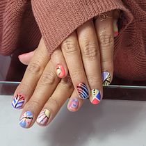 Mi proyecto del curso: Introducción al nail art. Design, Traditional illustration, Painting, Pattern Design, and Decorative Painting project by Neyda Torres Ruiz - 08.30.2023