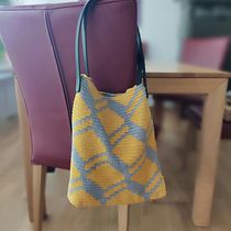 Mein Abschlussprojekt für den Kurs: Häkelmuster entwerfen: Finde deinen eigenen Stil. Un progetto di Design di accessori, Pattern design, Fiber Art, DIY, Uncinetto, Textile Design e Pubblicità di karfunkel.wirth - 02.09.2023
