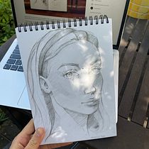 My project for course: Graphite Line Drawing for Portrait Sketchbooking. Artes plásticas, Esboçado, Desenho, Desenho de retrato, e Sketchbook projeto de n_pub - 04.09.2023