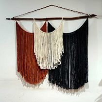 Mi proyecto del curso: Introducción al macramé: creación de un tapiz decorativo Ein Projekt aus dem Bereich Erweiterungsentwicklung, H, werk, Innendesign, Dekoration von Innenräumen, Weben, Makramee und Textildesign von Simone Protti - 30.08.2023