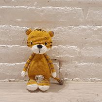 Oakie the tiger. Arts, Crafts, Fiber Arts, Art To, s, Creating with Kids, Crochet, and Amigurumi project by bertuski_92 - 09.07.2023