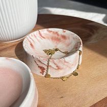 Mon projet du cours : Techniques décoratives en béton. Un proyecto de Diseño de complementos, Artesanía, Diseño de interiores, Interiorismo y DIY de mathilde_stagnoli - 09.09.2023