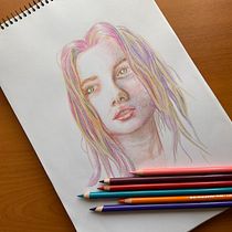 Mi proyecto del curso: Dibujo de retratos llamativos con lápices de colores. Drawing, Portrait Drawing, Sketchbook, and Colored Pencil Drawing project by Felipe Salorte Mella - 09.11.2023