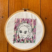 Meu projeto do curso: Retratos bordados em tecido . Embroider, and Textile Design project by Eliana Nzualo - 09.16.2023