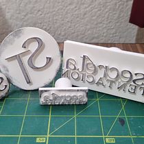 Sellos personalizados para una marca de ropa.. 3D, Industrial Design, Product Design, 3D Modeling, and 3D Design project by Joshua Herrera - 09.12.2023