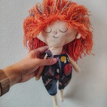Il mio progetto del corso: Pupazzi di stoffa: design, confezione e creazione di contenuti. Un projet de Artisanat, Conception de jouets, Réseaux sociaux, Photographie smartphone, Photographie de produits, Couture, Photographie pour Instagram , et Confection de patrons et vêtements de pavarin.cora - 15.09.2023
