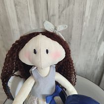 Mi proyecto del curso: Muñecos de tela: diseño, costura y creación de contenido. Un projet de Artisanat, Conception de jouets, Réseaux sociaux, Photographie smartphone, Photographie de produits, Couture, Photographie pour Instagram , et Confection de patrons et vêtements de Belen Grancara Aciar - 16.09.2023