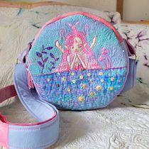 My project for course: Embroidery and Fabric Painting for Beginners. Painting, Pattern Design, Embroider, DIY, Upc, cling, and Textile Design project by Laura Martinelli - 09.17.2023