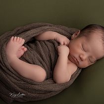 Baby Roman. Un projet de Photographie, Photographie de portrait , et Photographie de studio de Karina Lucatero - 20.02.2022