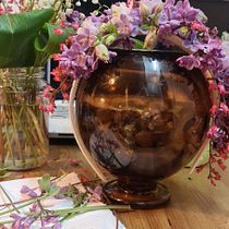 My project for course: Wearable Floral Jewelry: Make Accessories with Fresh Flowers. Een project van Ontwerp van accessoires, Sieradenontwerp,  Modeontwerp, DIY y Bloem- en plantenschikken van Nicoleta Maruntelu - 22.09.2023