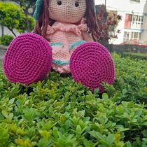 Mi proyecto del curso: Elaboración de muñecas amigurumi románticas. Un proyecto de Artesanía, Diseño de juguetes, Tejido, Crochet, Amigurumi y Diseño textil de rossyroman - 20.09.2023