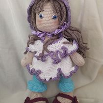 Mi proyecto del curso: Elaboración de muñecas amigurumi románticas. Un proyecto de Artesanía, Diseño de juguetes, Tejido, Crochet, Amigurumi y Diseño textil de María Cristina Delendati - 25.09.2023