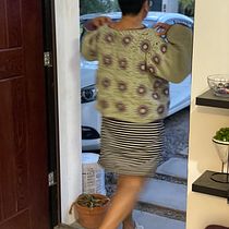 Mi proyecto del curso: Grannies de crochet: haz tu propio suéter. Fashion Design, Fiber Arts, DIY, Crochet, and Textile Design project by tamaraslo - 09.26.2023