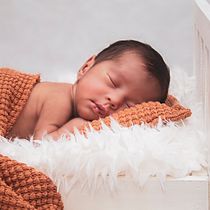 Mi proyecto del curso: Introducción a la fotografía newborn. Un projet de Photographie, Photographie de portrait, Photographie de studio, Photographie lifest, le , et Photographie intérieure de Danialys Nicole Figueroa Lantigua - 27.09.2023
