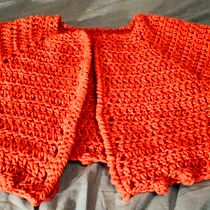 Il mio progetto del corso: Top-down: capi interi all'uncinetto. Fashion Design, Fiber Arts, DIY, Crochet, and Textile Design project by serenacataldo - 09.29.2023