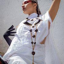 NATIVA. Photograph, Fashion Photograph, Portrait Photograph, Photographic Lighting, and Outdoor Photograph project by Sergio Romero - 09.30.2023