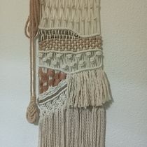 Mi proyecto del curso: Introducción al macramé: creación de un tapiz decorativo Ein Projekt aus dem Bereich Erweiterungsentwicklung, H, werk, Innendesign, Dekoration von Innenräumen, Weben, Makramee und Textildesign von Gianny Ricardo Santos - 30.09.2023