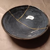 Il mio progetto del corso: Introduzione al kintsugi: ripara la ceramica con l’oro. Arts, Crafts, Fine Arts, Ceramics, and DIY project by Marika - 10.01.2023