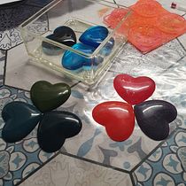 Mon projet du cours : Résine : techniques décoratives et jeux de couleur. Un projet de Création d'accessoires, Artisanat, Design, Fabrication de mobilier, Design d'intérieur, Conception de produits, DIY , et Théorie des couleurs de Paula Costa - 04.10.2023