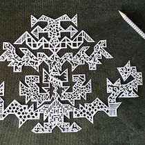 Mi proyecto del curso: Introducción al arte de recortar papel con la técnica Kirie. Un projet de Illustration traditionnelle, Artisanat, Papercraft , et DIY de rouspino - 06.10.2023