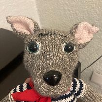 Mi proyecto del curso: Tejido de animales de peluche realistas: crea un cachorro de hilo. Fiber Arts, DIY, Knitting, and Textile Design project by Esther Ramírez - 10.04.2023