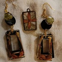 Mi proyecto del curso: Diseño de joyería en resina. Design de acessórios, Artesanato, Design de joias, DIY e Ilustração tradicional projeto de Julieta Sánchez - 13.10.2023