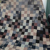 My project for course: Patchwork with Strips for Quilt Making
. Un projet de St, lisme, Couture, Art textile, DIY , et Design textile de Csilla Gömöri - 13.10.2023