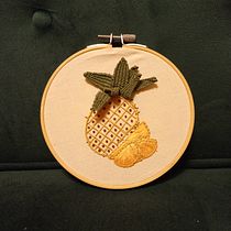Meu projeto do curso: Técnicas básicas de bordado: pontos, composições e escalas cromáticas. Accessor, Design, Costume Design, Embroider, Color Theor, and Textile Design project by anna-beatriz - 10.10.2023