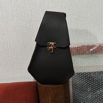 Mi proyecto del curso: Creación de bolsos de cuero artesanales para principiantes. Design, Accessor, Design, Arts, Crafts, and Sewing project by José Ramón Ramirez Casilla - 10.20.2023