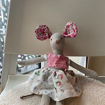 My project for course: Designing and Making Your Own Soft Toy. Projekt z dziedziny Projektowanie postaci, Craft, Projektowanie zabawek,  Sz, cie, Wzornictwo i krawiectwo użytkownika Özlem Yıldız Yüksekol - 20.10.2023