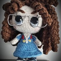 Meu projeto do curso: Amigurumi: crie pessoas com crochê. Arts, Crafts, To, Design, Fiber Arts, Crochet, Amigurumi, and Textile Design project by Sandra José - 10.22.2023