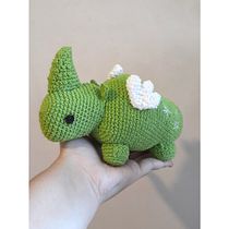 Meu projeto do curso: Design e criação de amigurumis. Un progetto di Artigianato, Design di giocattoli, Fiber Art, DIY, Uncinetto, Amigurumi e Textile Design di Victoria Araújo - 18.10.2023