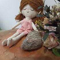 Mi proyecto del curso: Muñecos de tela: diseño, costura y creación de contenido. Un projet de Artisanat, Conception de jouets, Réseaux sociaux, Photographie smartphone, Photographie de produits, Couture, Photographie pour Instagram , et Confection de patrons et vêtements de danielacastro45 - 25.10.2023